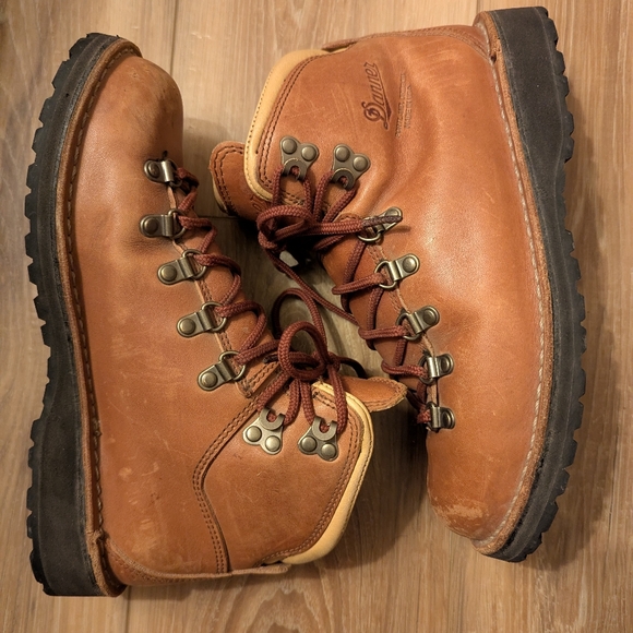 Danner Shoes - Danner Mountain Pass Leather Boots, Rio